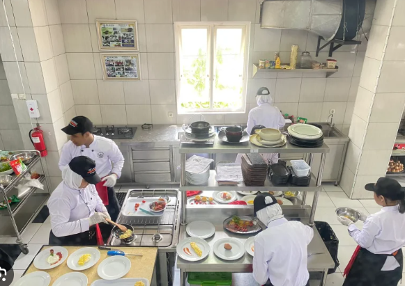 Dapur Sekolah, Pilihan Aman Program MBG Prabowo Subianto 