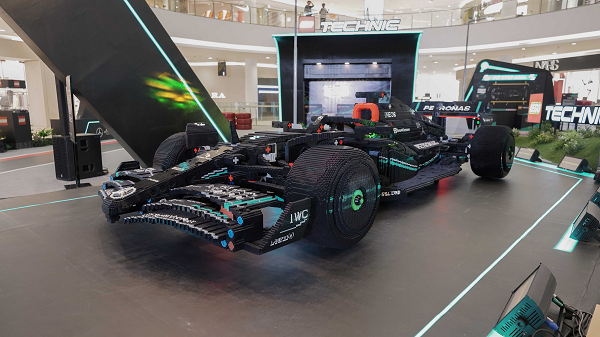 The LEGO Group Hadirkan Pengalaman Pit Stop di Jakarta dengan Menampilkan LEGO Mercedes