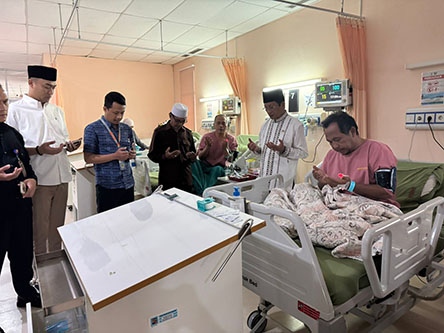  Menag Jenguk Korban Bangunan Majelis Taklim  Ambruk