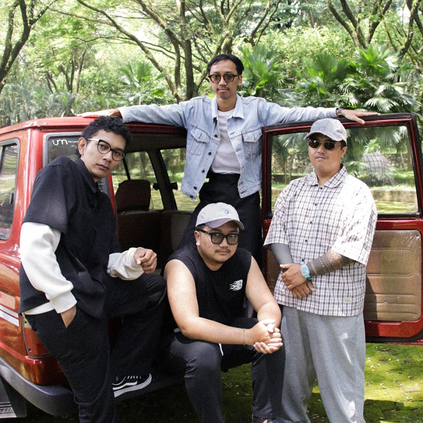 Unit Power Pop Peni Rilis Album 30, Rangkum Tahun-Tahun Pertama 