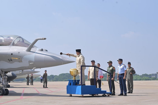 Presiden Prabowo Serahkan Pesawat MRCA Rafale dan Sistem Pertahanan Modern 