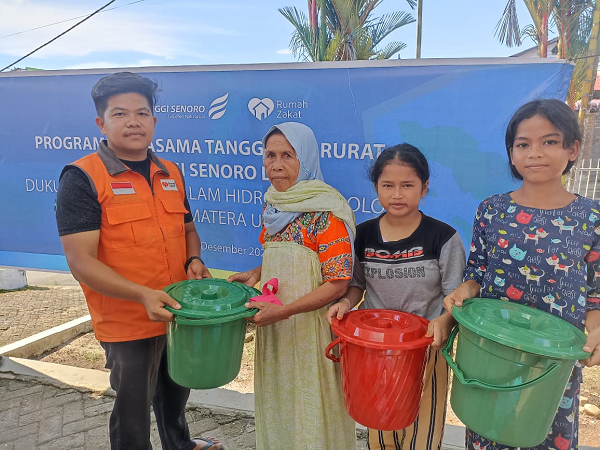 PT Donggi Senoro LNG Bersama Rumah Zakat Salurkan 100 Paket Hygiene Kit