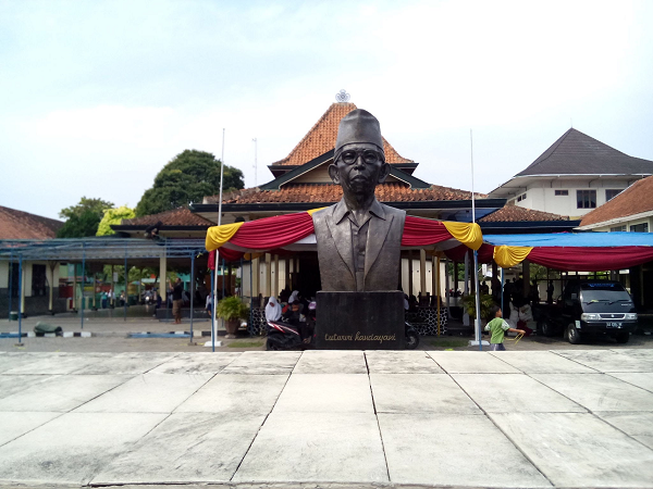 kihajar_dewan_tara_dan_revolusi_pendidikan.png