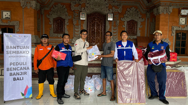 KLH dan PLN Indonesia Power Bersama Rumah Zakat Salurkan 300 Paket Sembako